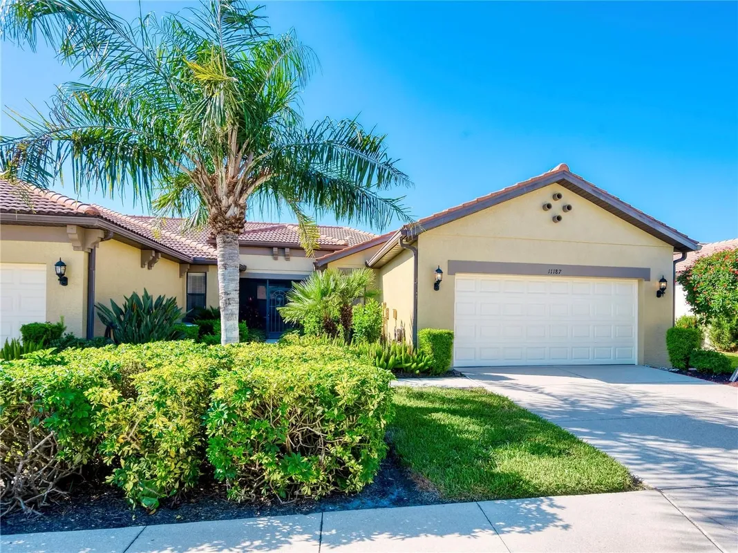 Property Slideshow image 1 of 43 | 11187 campazzo dr, Venice, FL, 34292