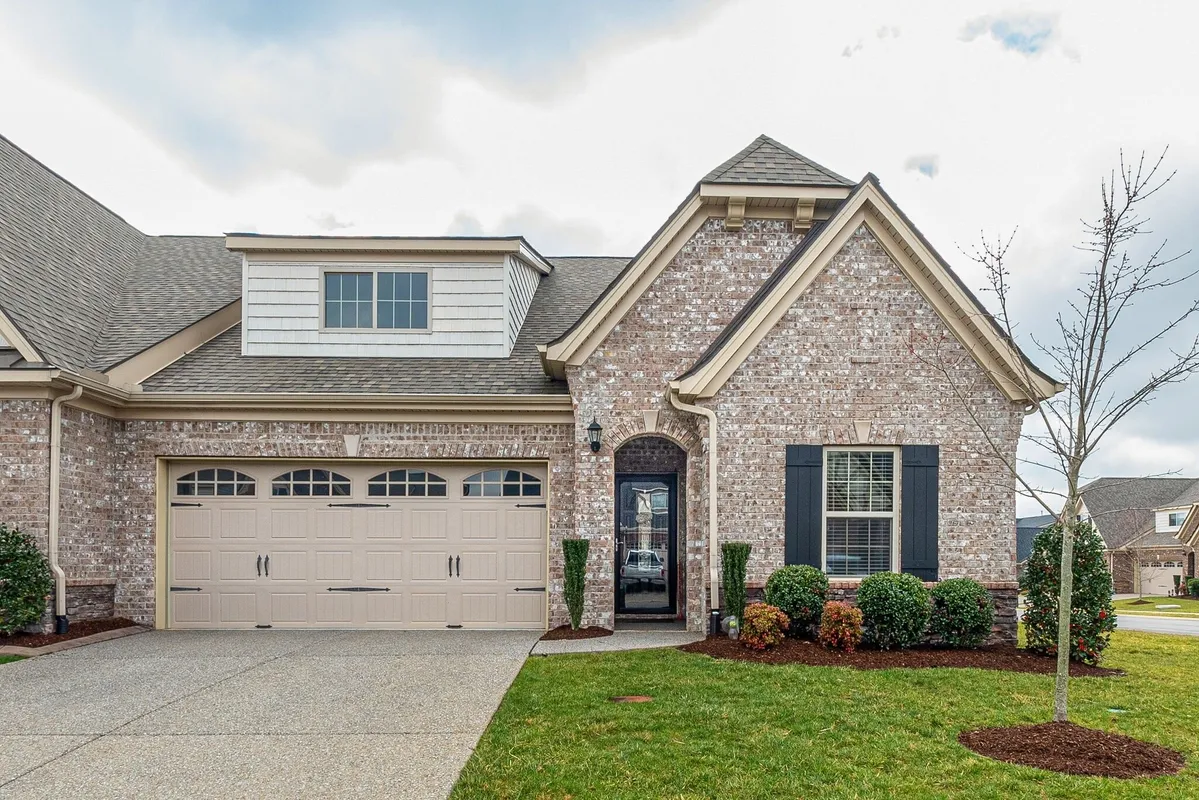 Property Slideshow image 1 of 11 | 1386 whispering oaks dr, Lebanon, TN, 37090
