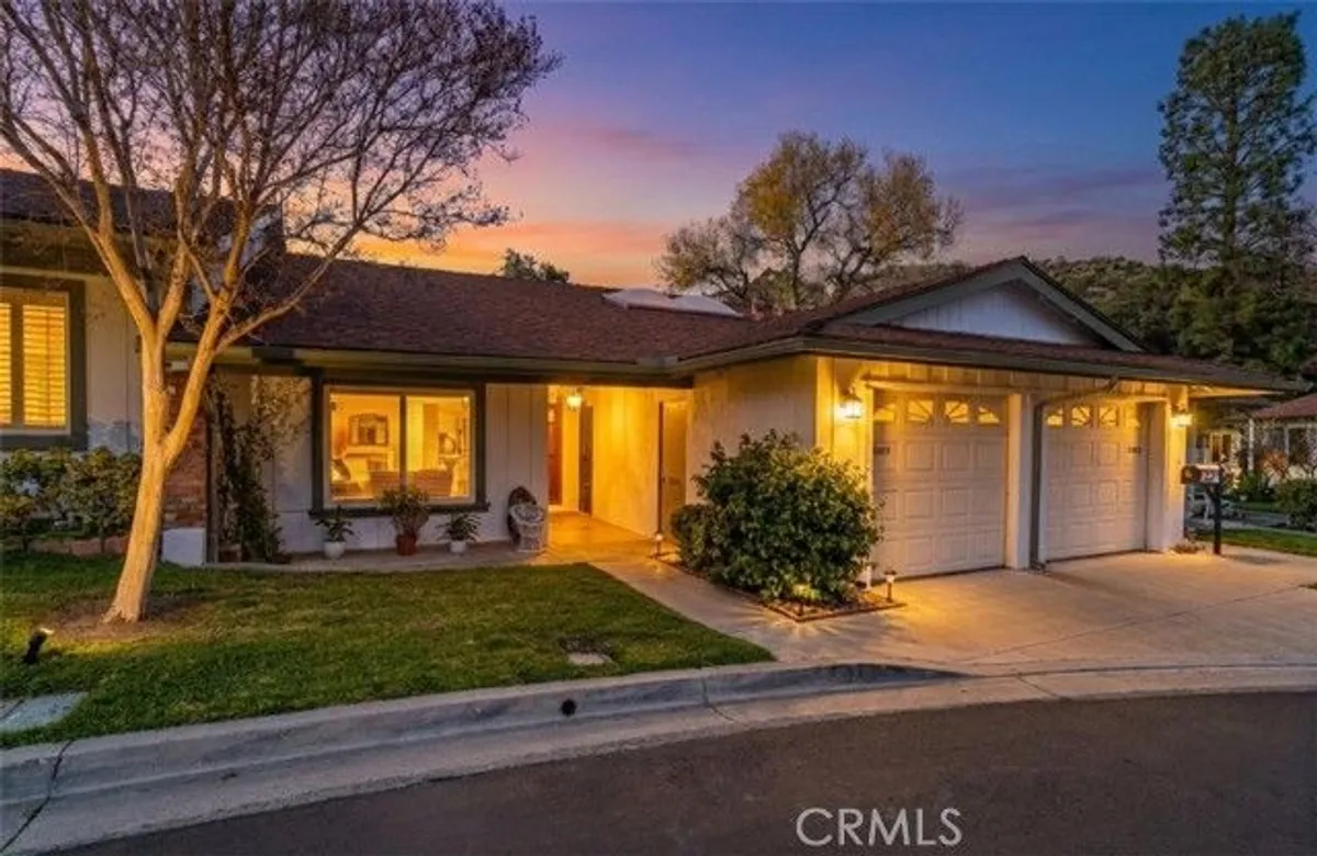Property Slideshow image 1 of 34 | 19427 oak crossing rd, Newhall, CA, 91321