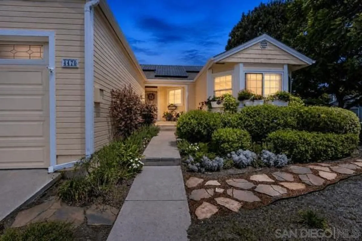 Property Slideshow image 1 of 48 | 4470 garnet ln, Oceanside, CA, 92056