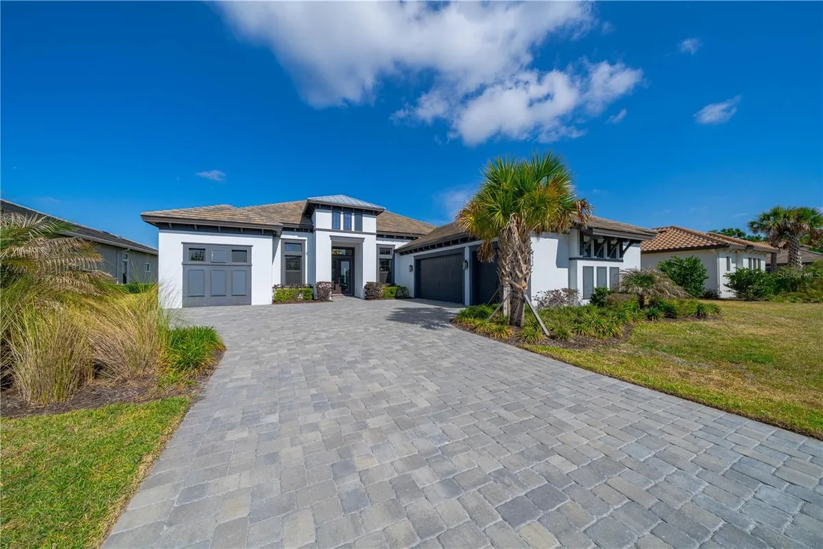 Property Slideshow image 1 of 41 | 4866 freccia loop, Wesley Chapel, FL, 33543