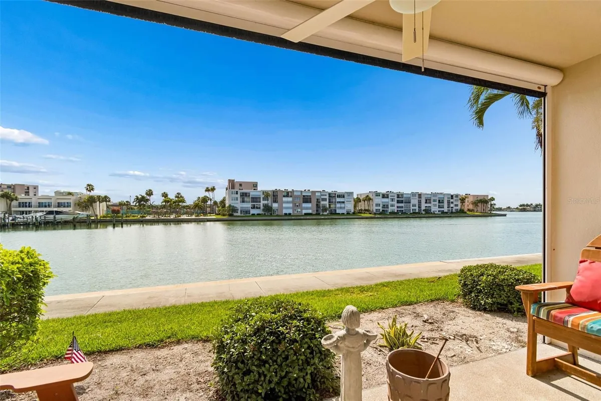 Property Slideshow image 1 of 40 | 7540 bay island dr 162, South Pasadena, FL, 33707