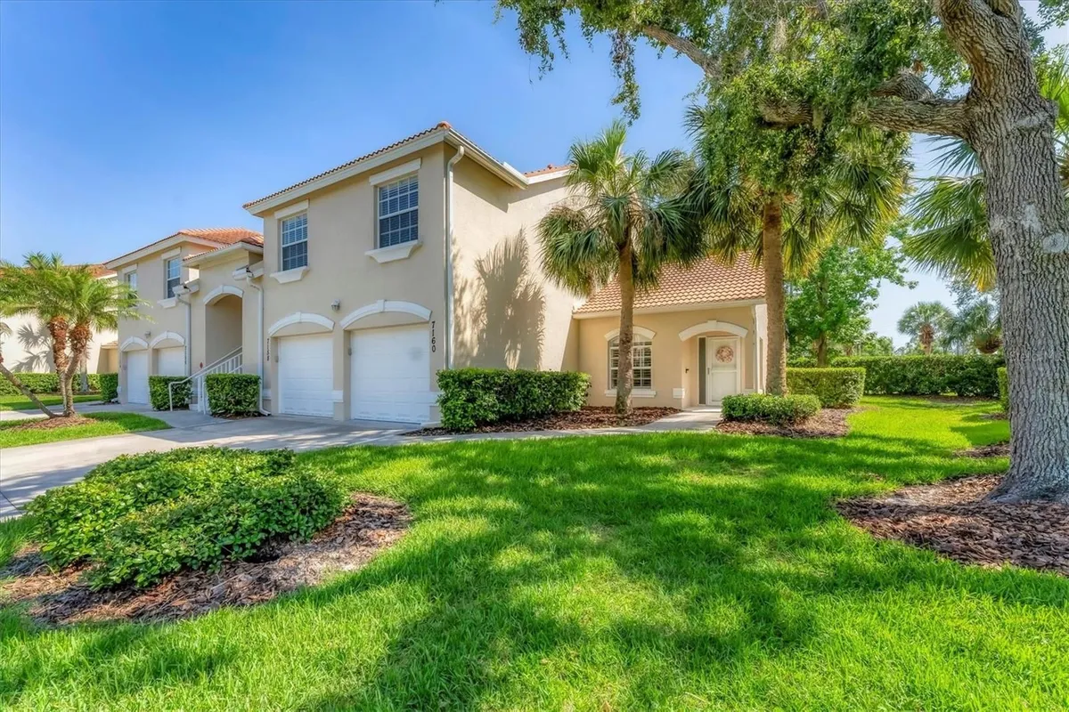 Property Slideshow image 1 of 60 | 7160 cedar hollow cir na, Bradenton, FL, 34203