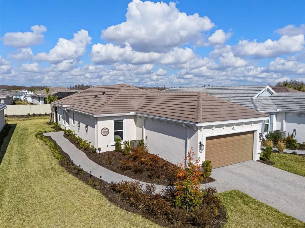 Property Slideshow image 1 of 77 | 29563 velletri ln, Wesley Chapel, FL, 33543