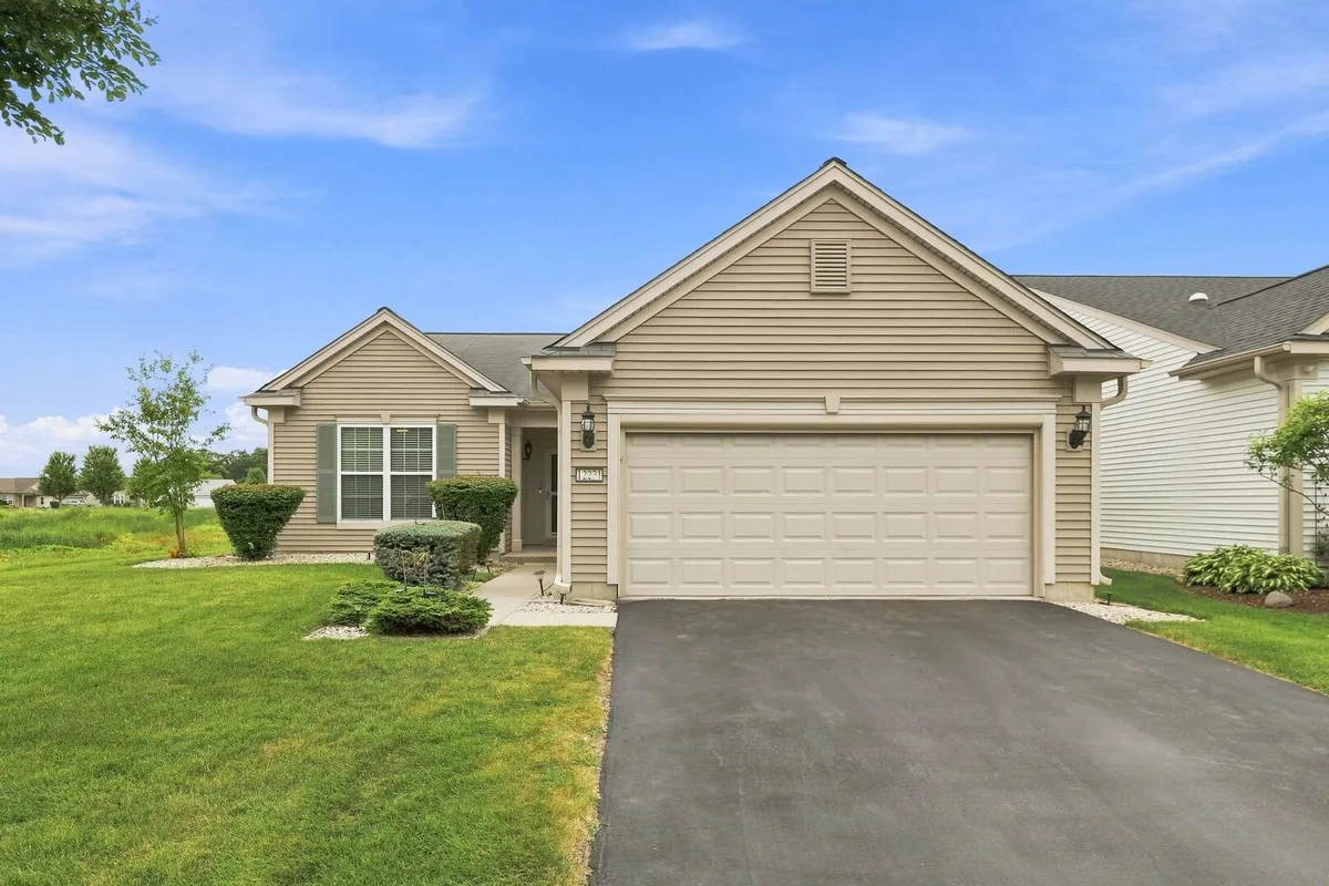 Property Slideshow image 1 of 23 | 12231 russet ln, Huntley, IL, 60142