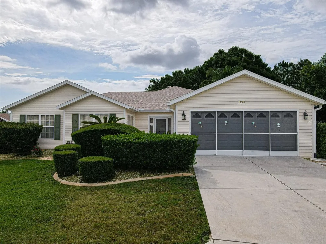 Property Slideshow image 1 of 89 | 13863 se 85th cir, Summerfield, FL, 34491