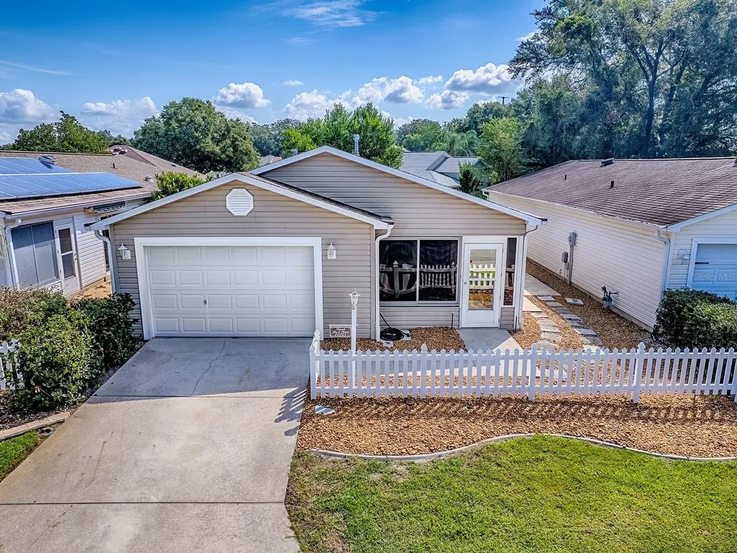 Property Slideshow image 1 of 35 | 17235 se 93rd demoss ct, The Villages, FL, 32162