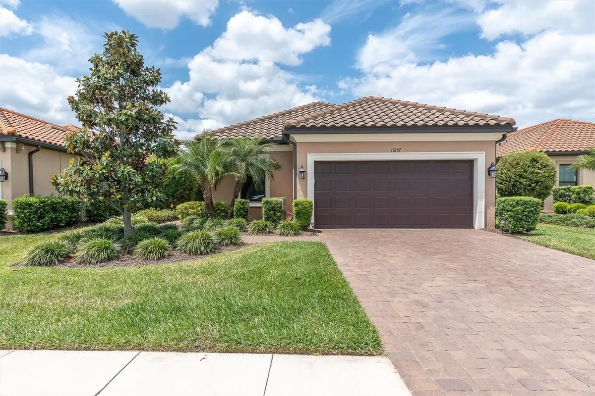 Property Slideshow image 1 of 42 | 11257 callisia dr, Odessa, FL, 33556