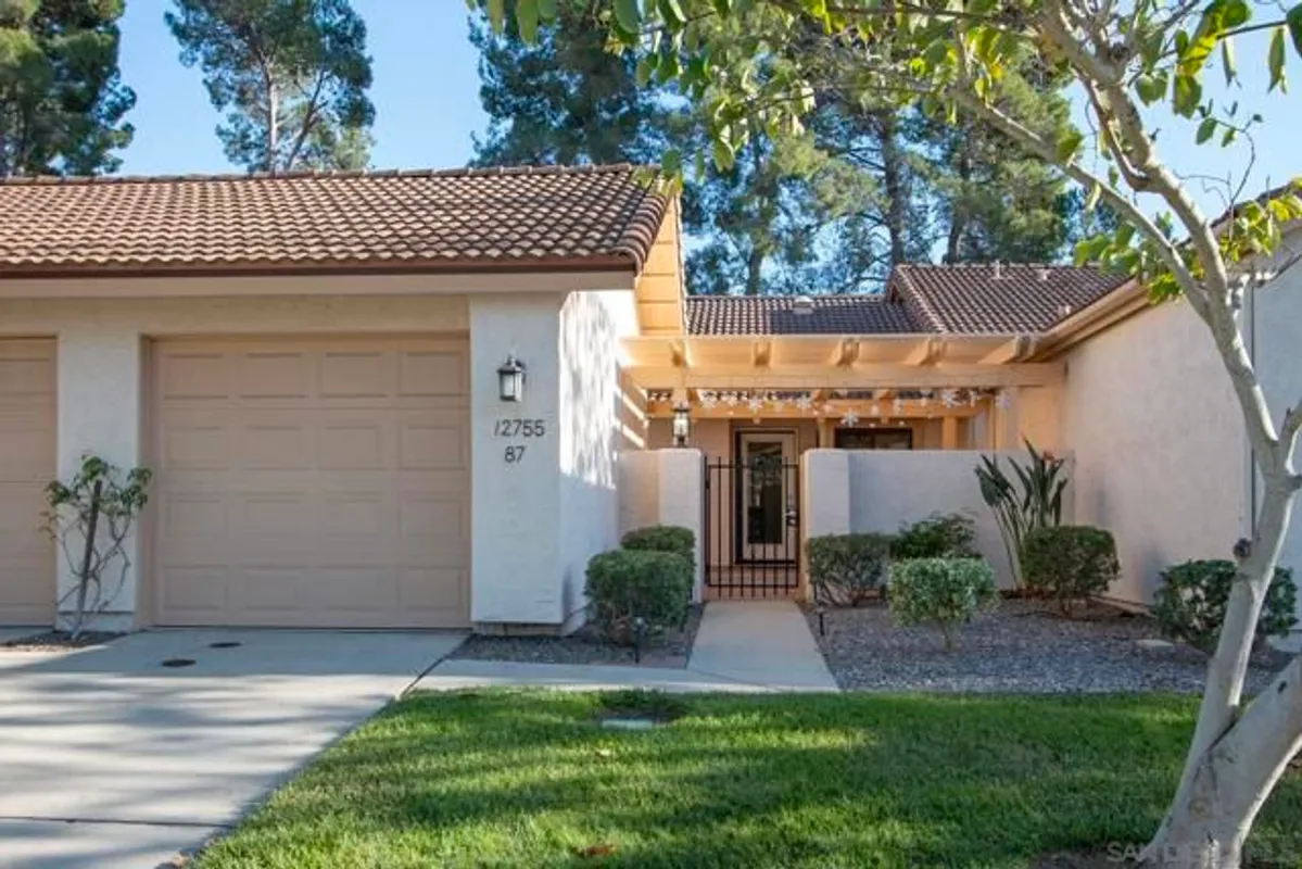 Property Slideshow image 1 of 26 | 12755 camino de la breccia 87, San Diego, CA, 92128