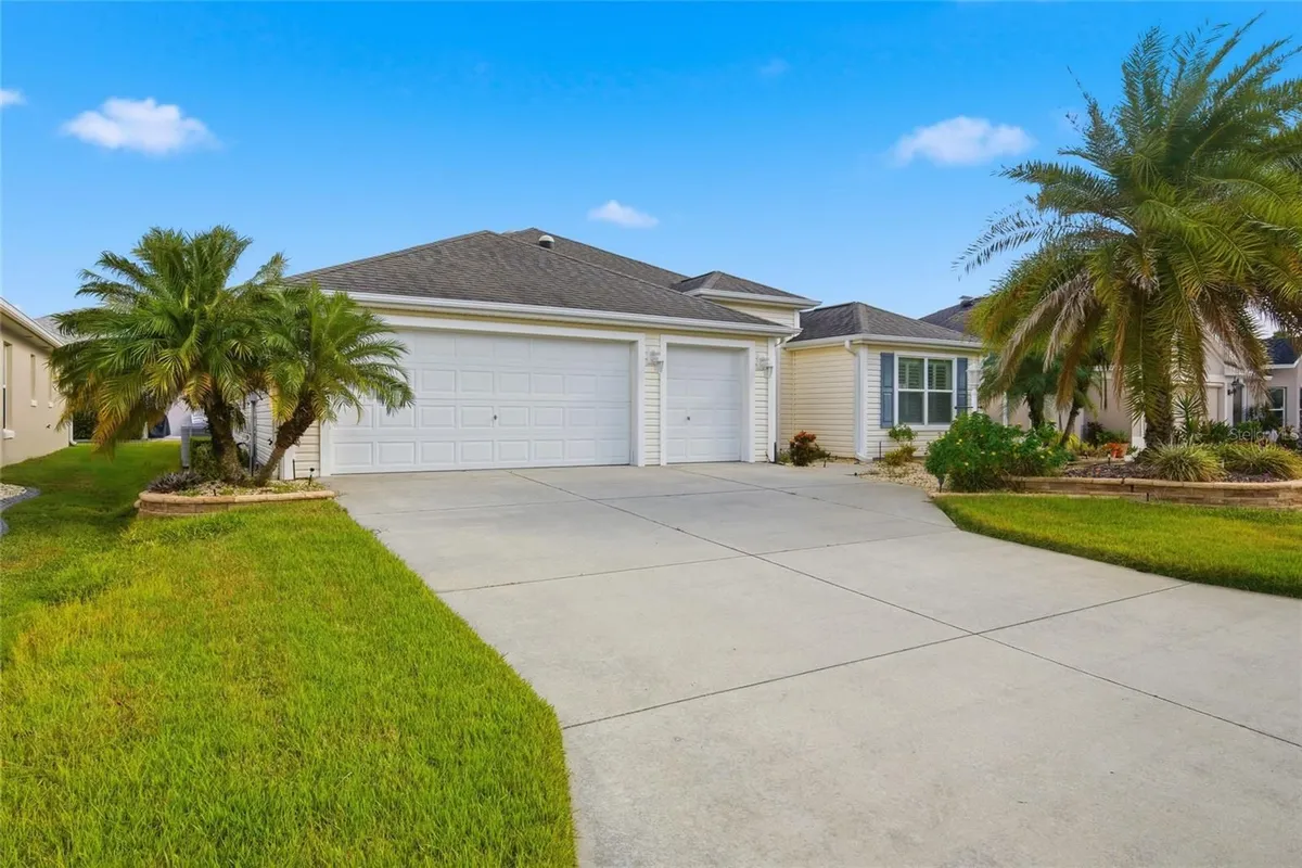 Property Slideshow image 1 of 38 | 1923 useppa oaks ln, The Villages, FL, 32163