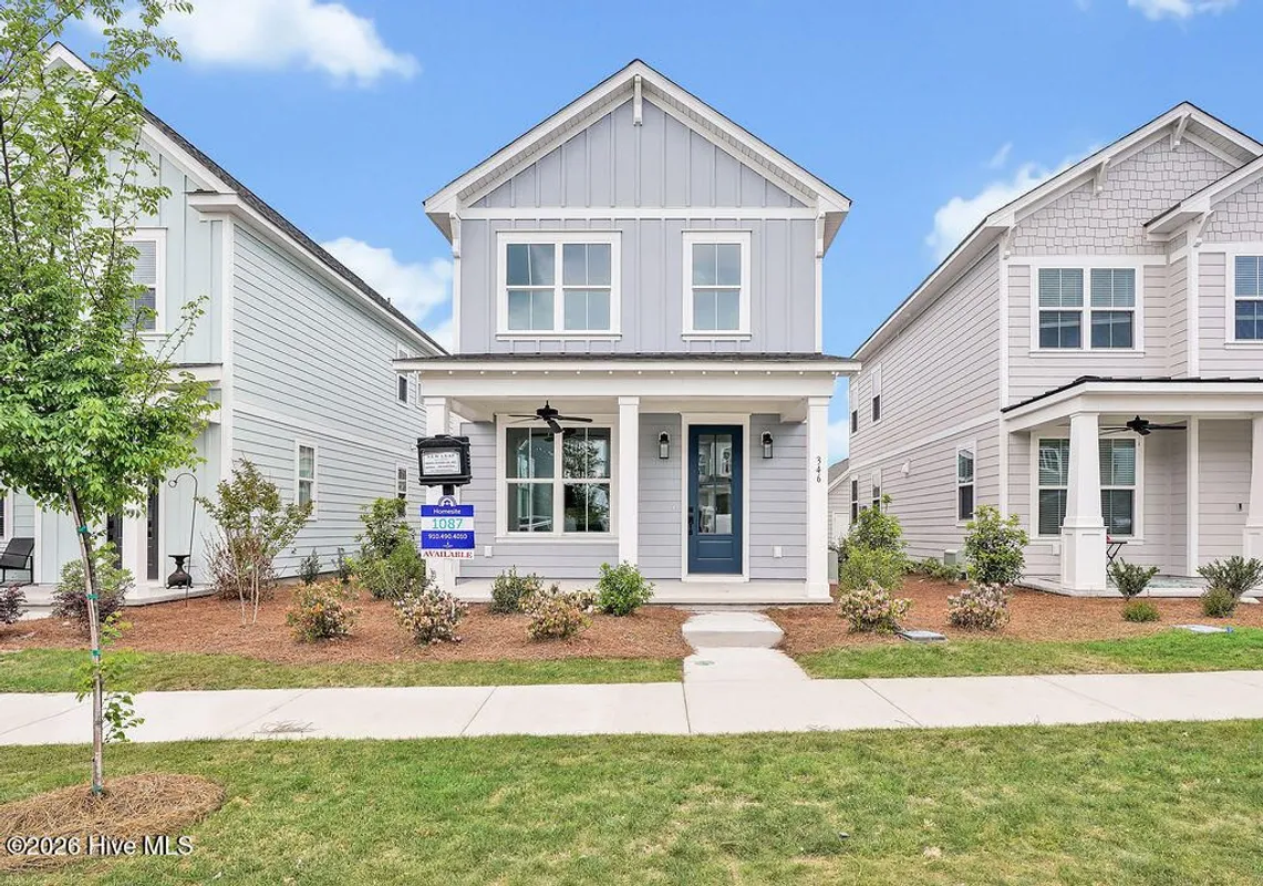 Property Slideshow image 1 of 40 | 417 starship run, Wilmington, NC, 28412