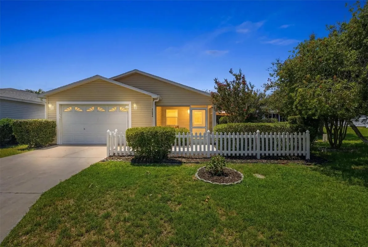 Property Slideshow image 1 of 50 | 2484 kingstree pl, The Villages, FL, 32162