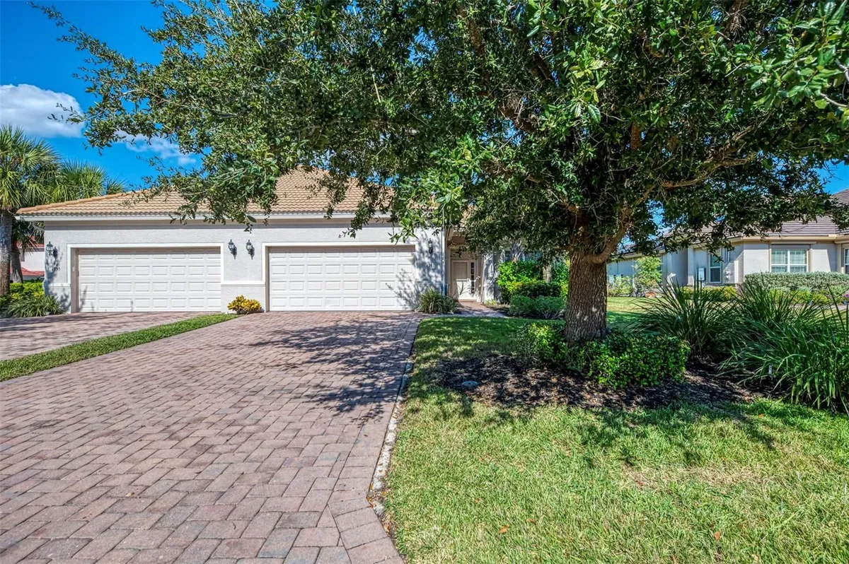Property Slideshow image 1 of 89 | 4751 club dr, Port Charlotte, FL, 33953