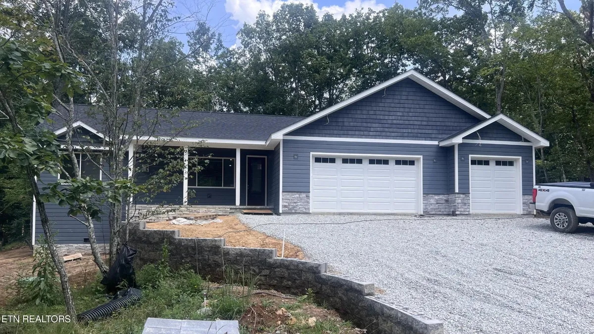 Property Slideshow image 1 of 13 | 20 rolling green ct, Crossville, TN, 38558