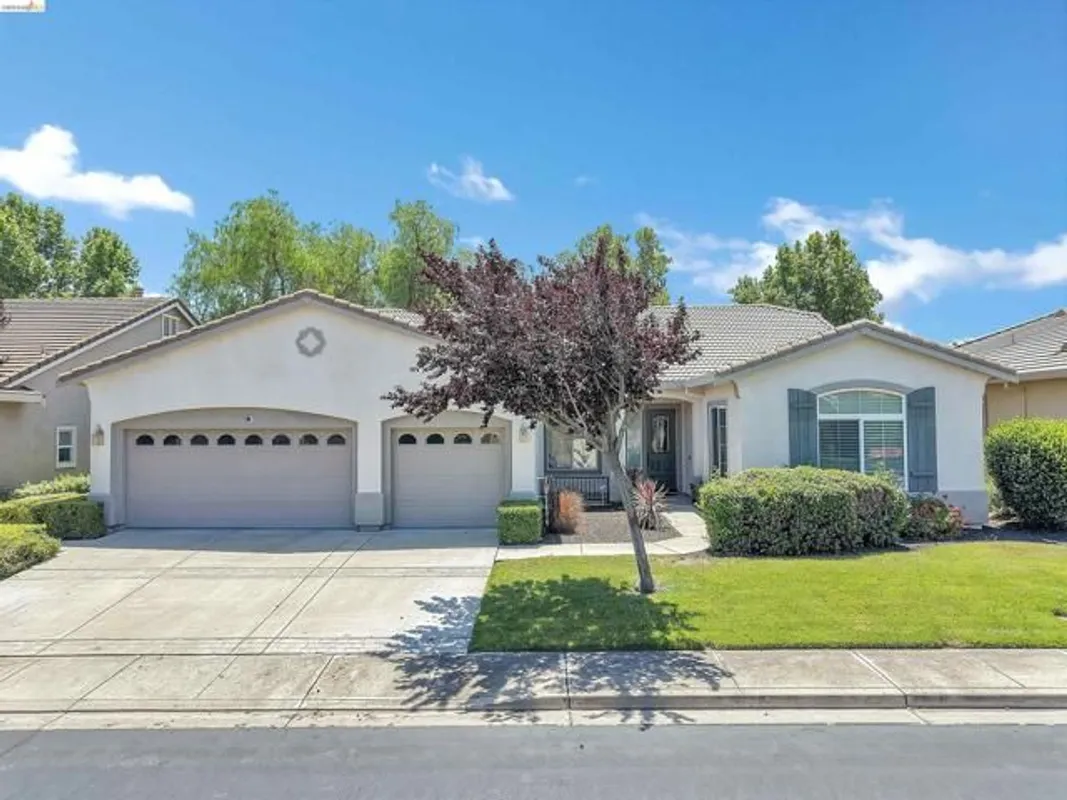Property Slideshow image 1 of 29 | 930 suntan, Brentwood (Cc), CA, 94513