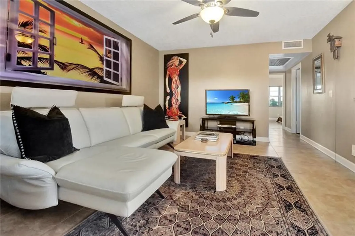 Property Slideshow image 1 of 26 | 33 fanshaw a # 33, Boca Raton, FL, 33434