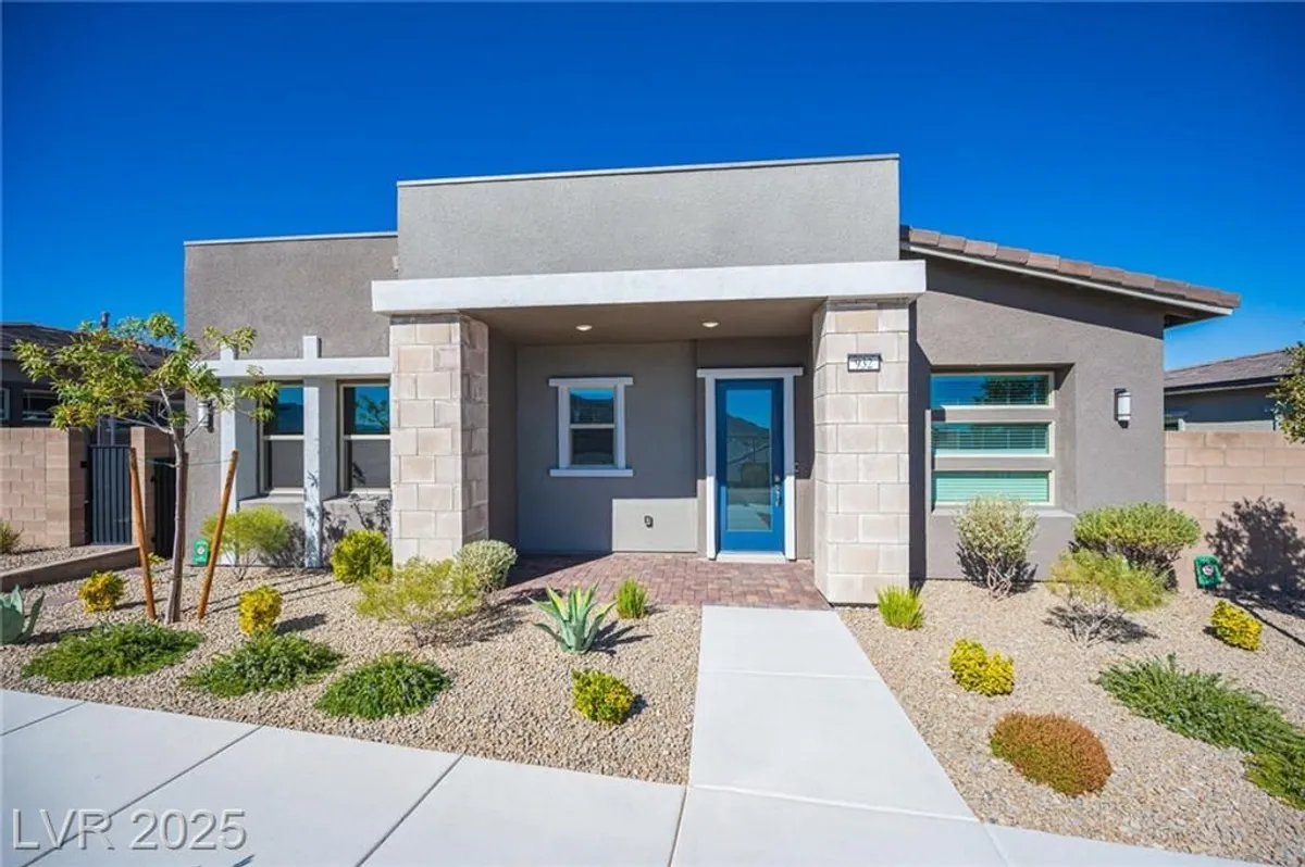 Property Slideshow image 1 of 46 | 932 belleforte ln, Las Vegas, NV, 89138