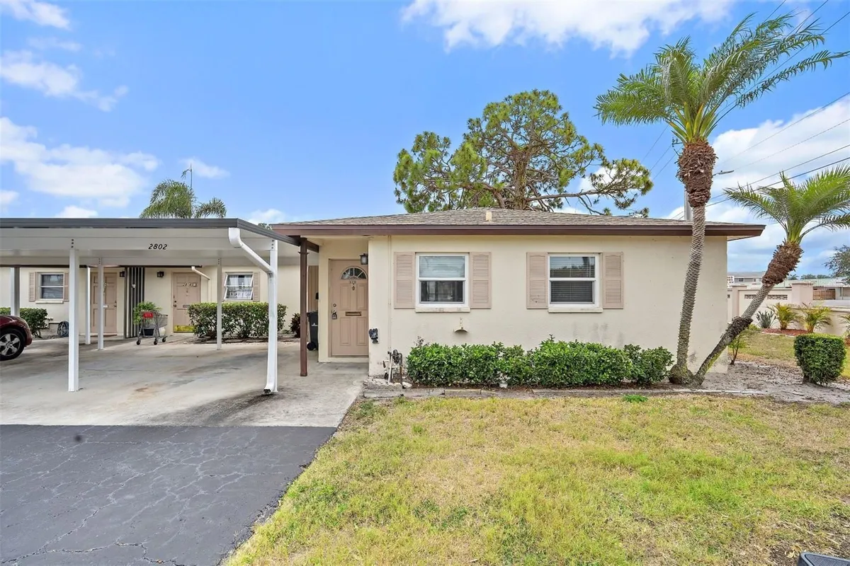 Property Slideshow image 1 of 29 | 2802 swifton dr v102, Sarasota, FL, 34231