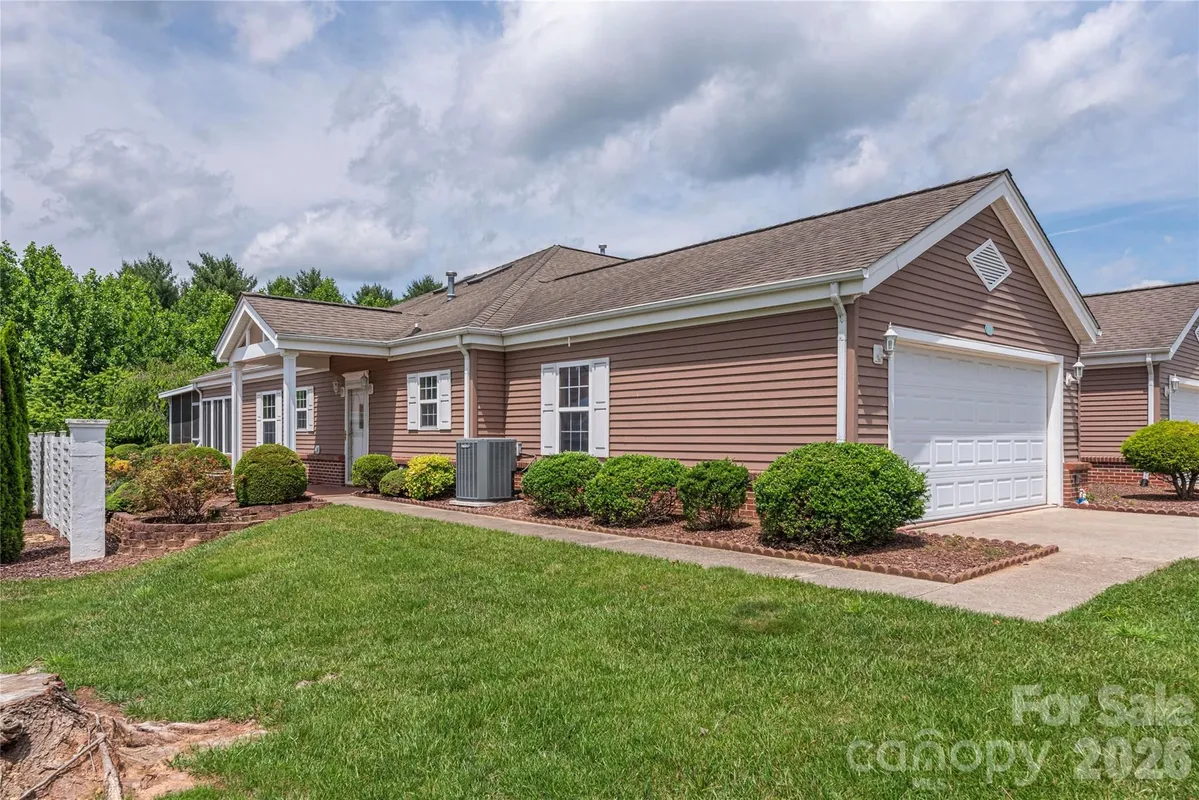 Property Slideshow image 1 of 9 | 11 heather way a, Candler, NC, 28715