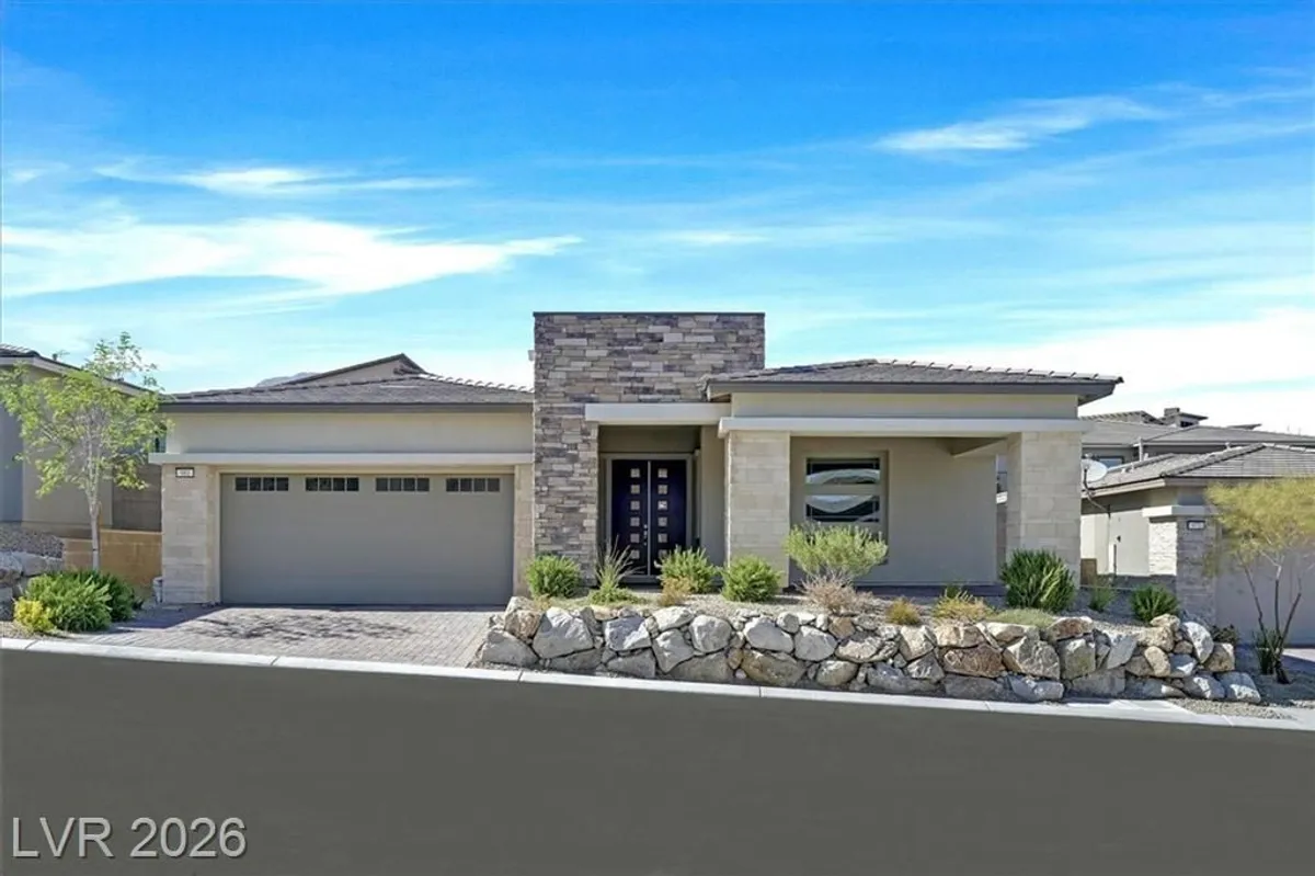 Property Slideshow image 1 of 53 | 981 edinburgh fields ct, Las Vegas, NV, 89138