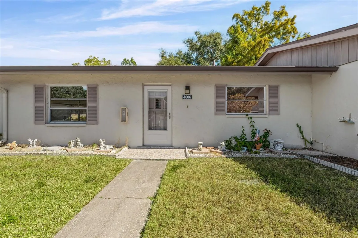 Property Slideshow image 1 of 37 | 4606 tippecanoe trl 119, Sarasota, FL, 34233