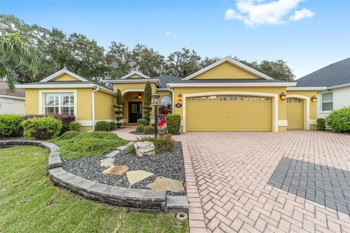 Property Slideshow image 1 of 68 | 565 society hill cir, The Villages, FL, 32162