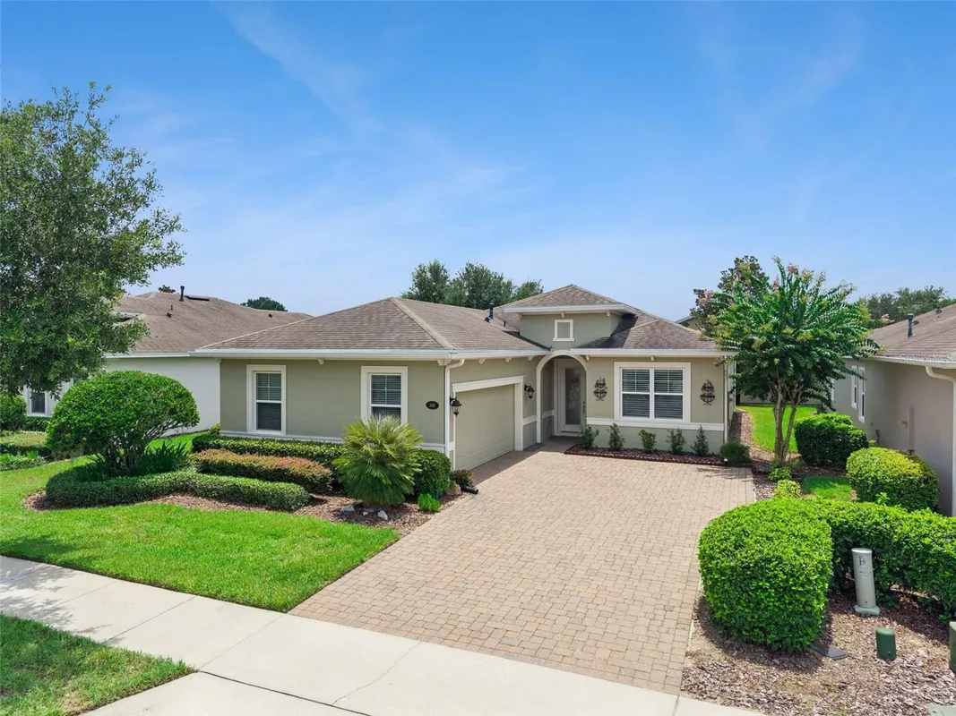 Property Slideshow image 1 of 50 | 1121 gardenshire ln, Deland, FL, 32724
