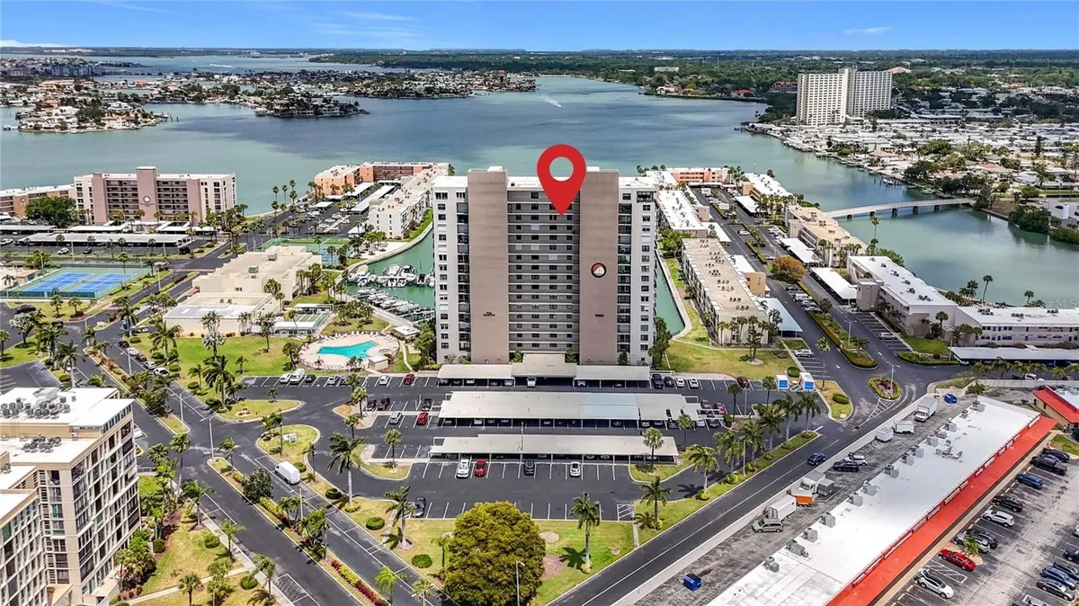 Property Slideshow image 1 of 62 | 7300 sun island dr 1403, South Pasadena, FL, 33707