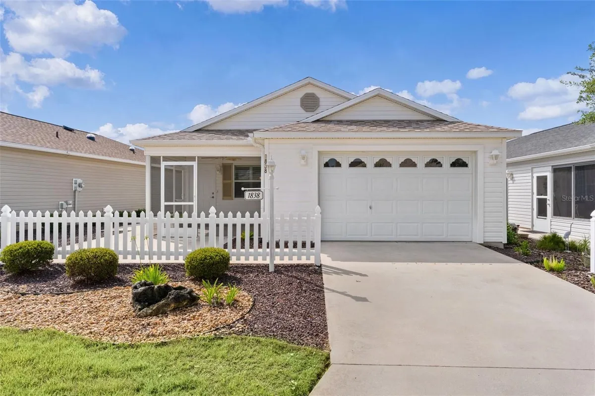 Property Slideshow image 1 of 22 | 1838 endsley ct, The Villages, FL, 32162
