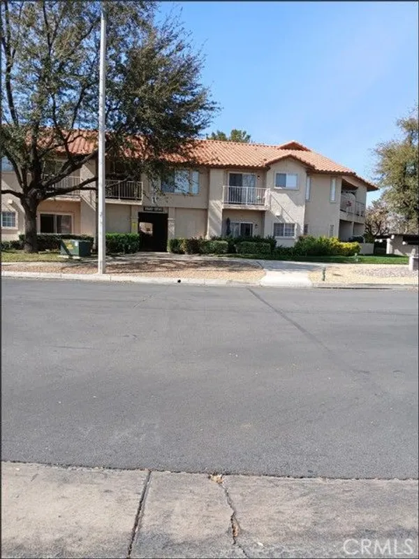Property Slideshow image 1 of 25 | 19149 palo verde dr, Apple Valley, CA, 92308