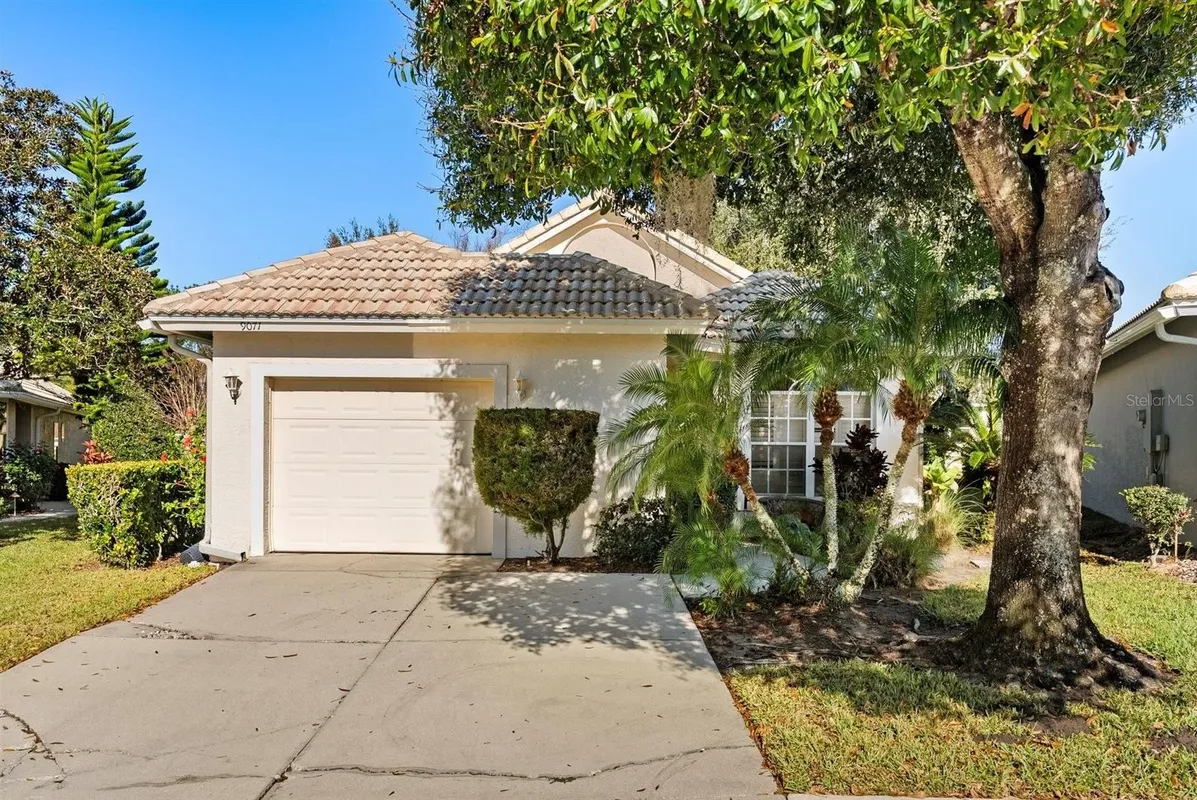 Property Slideshow image 1 of 32 | 9071 saint andrews way, Mount Dora, FL, 32757