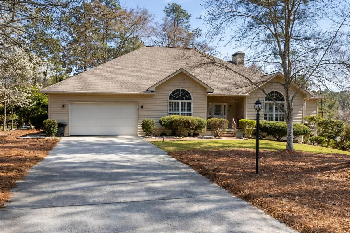 Property Slideshow image 1 of 57 | 182 savannah dr, Mccormick, SC, 29835