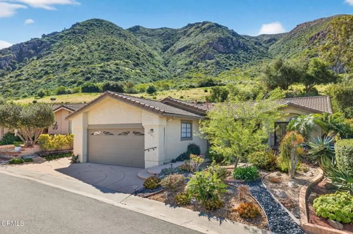 Property Slideshow image 1 of 52 | 6390 san como ln, Camarillo, CA, 93012