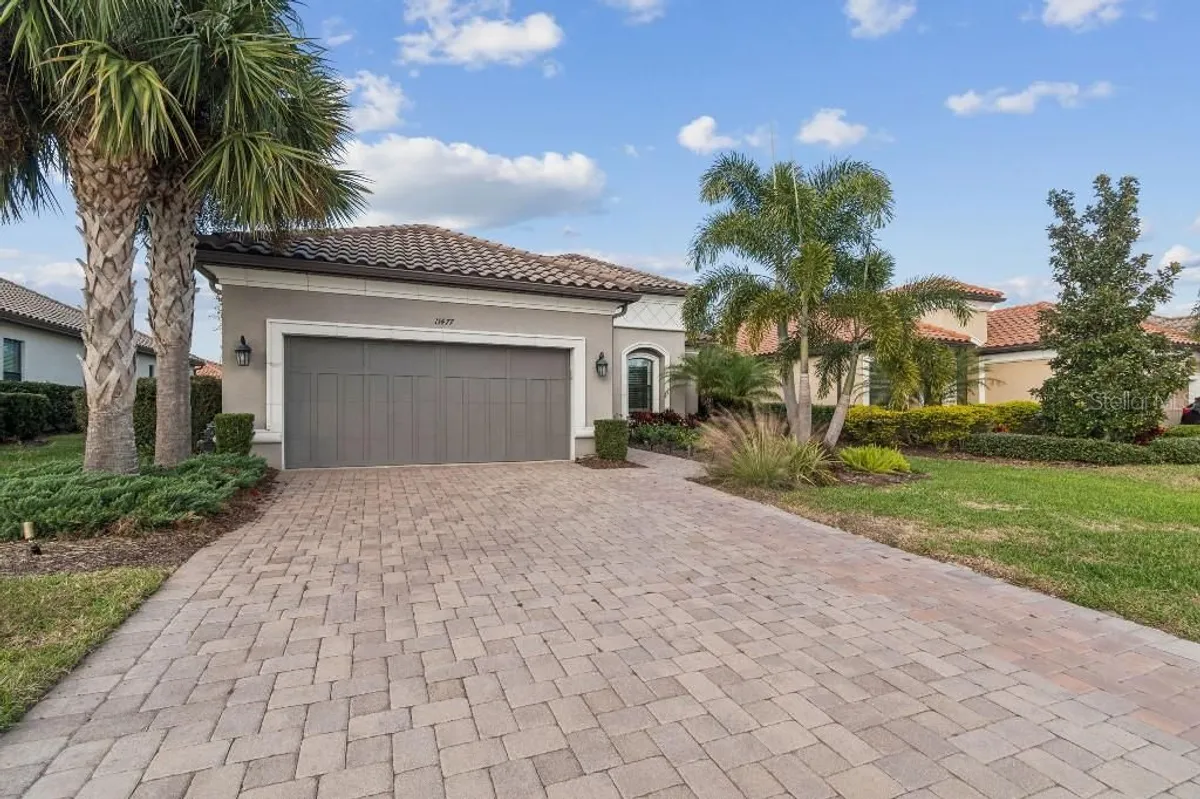 Property Slideshow image 1 of 50 | 11477 bitola dr, Odessa, FL, 33556