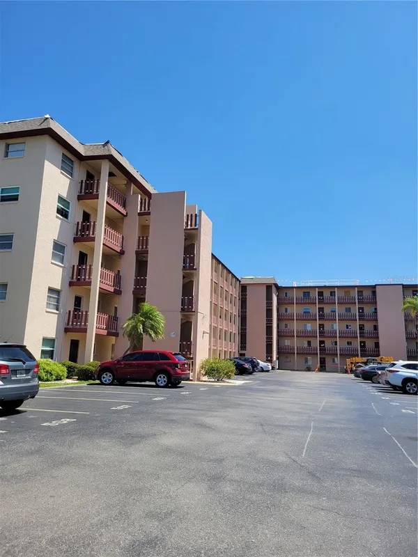 Property Slideshow image 1 of 11 | 4079 lake bayshore dr 308, Bradenton, FL, 34205