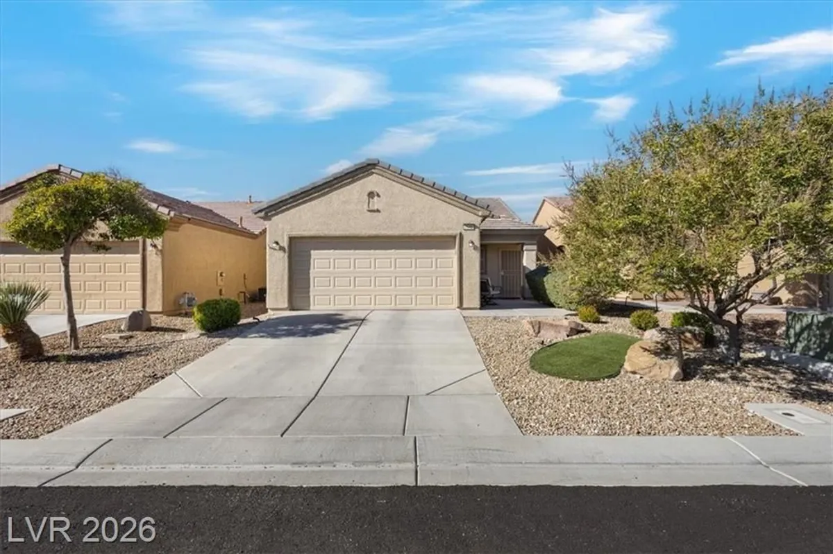 Property Slideshow image 1 of 25 | 7945 woodlark ct, North Las Vegas, NV, 89084