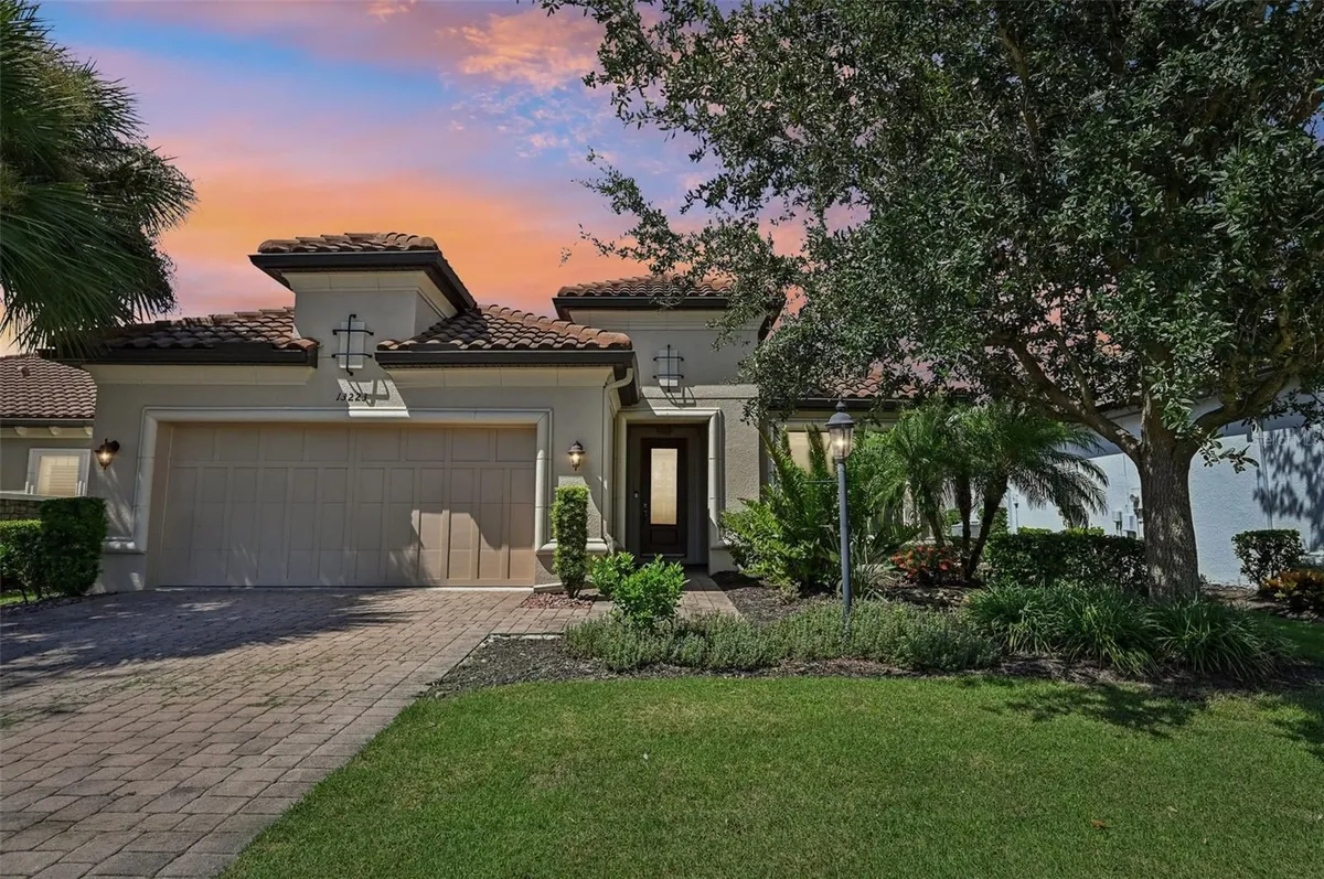 Property Slideshow image 1 of 48 | 13223 palermo dr, Bradenton, FL, 34211
