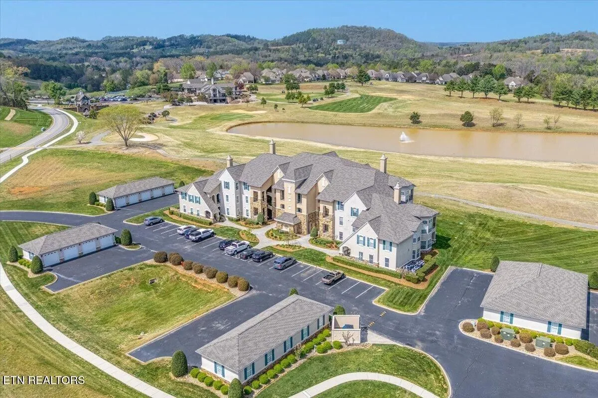 Property Slideshow image 1 of 33 | 535 rarity bay pkwy d301, Vonore, TN, 37885