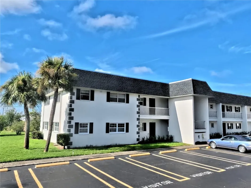 Property Slideshow image 1 of 29 | 302 47th avenue dr 117, Bradenton, FL, 34207