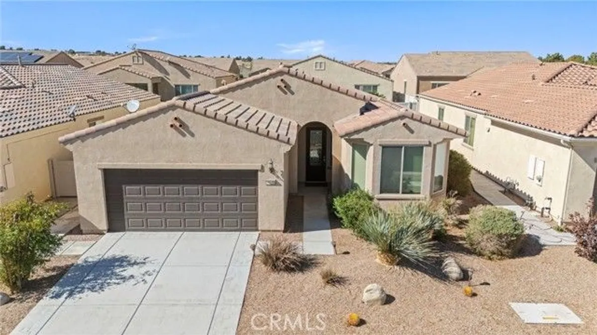 Property Slideshow image 1 of 27 | 19156 doral st, Apple Valley, CA, 92308