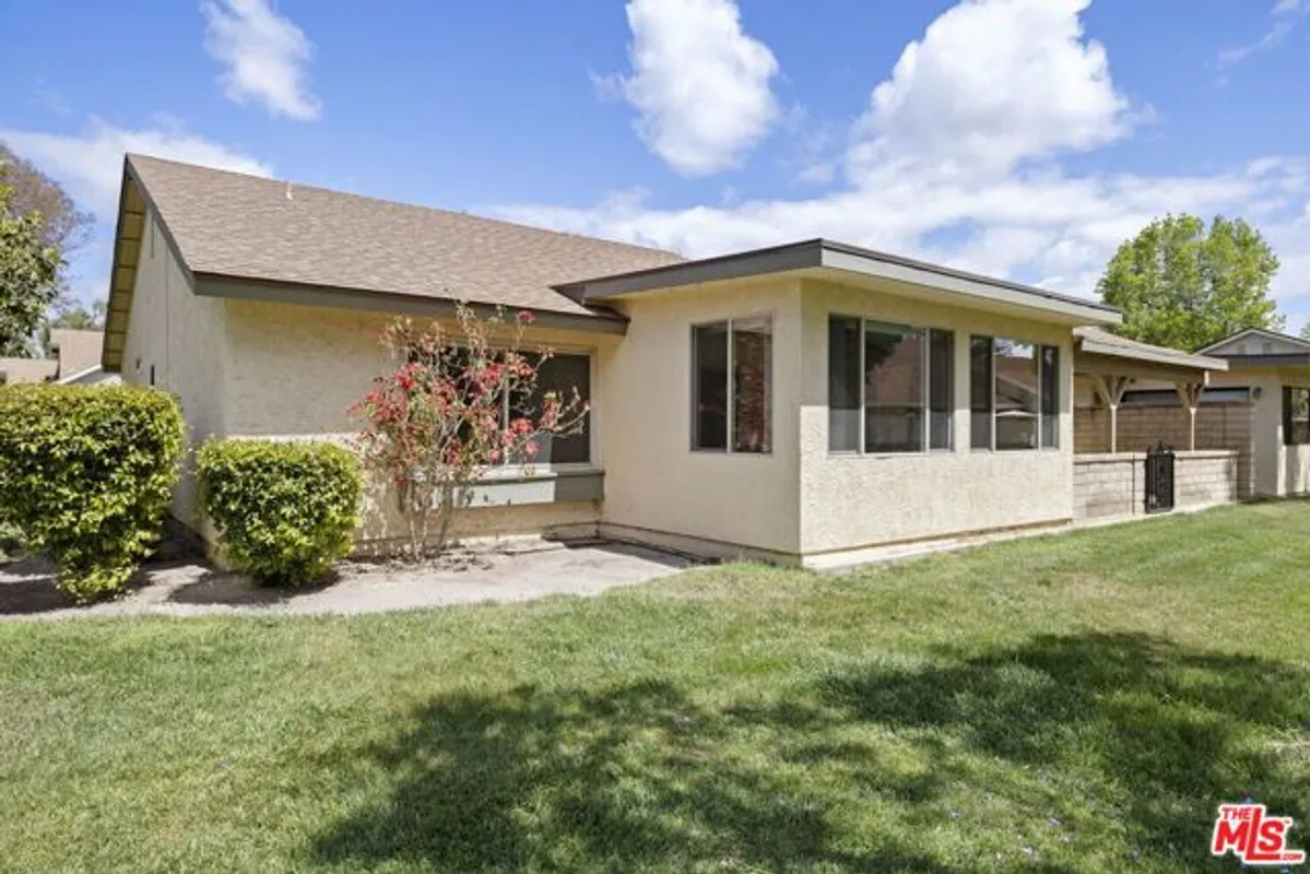Property Slideshow image 1 of 34 | 44122 village 44 44, Camarillo, CA, 93012