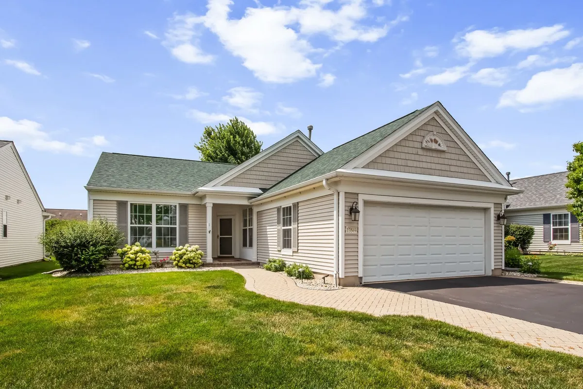Property Slideshow image 1 of 21 | 13569 winterberry ln, Huntley, IL, 60142