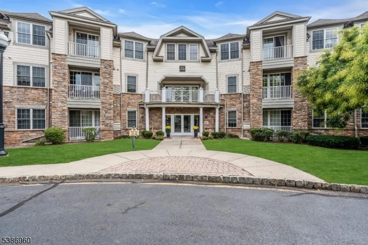 Property Slideshow image 1 of 38 | 182 victoria dr, Basking Ridge, NJ, 07920