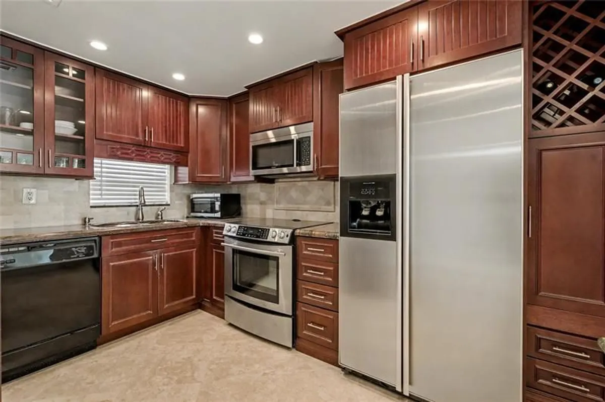 Property Slideshow image 1 of 56 | 9320 s hollybrook lake dr 103, Pembroke Pines, FL, 33025