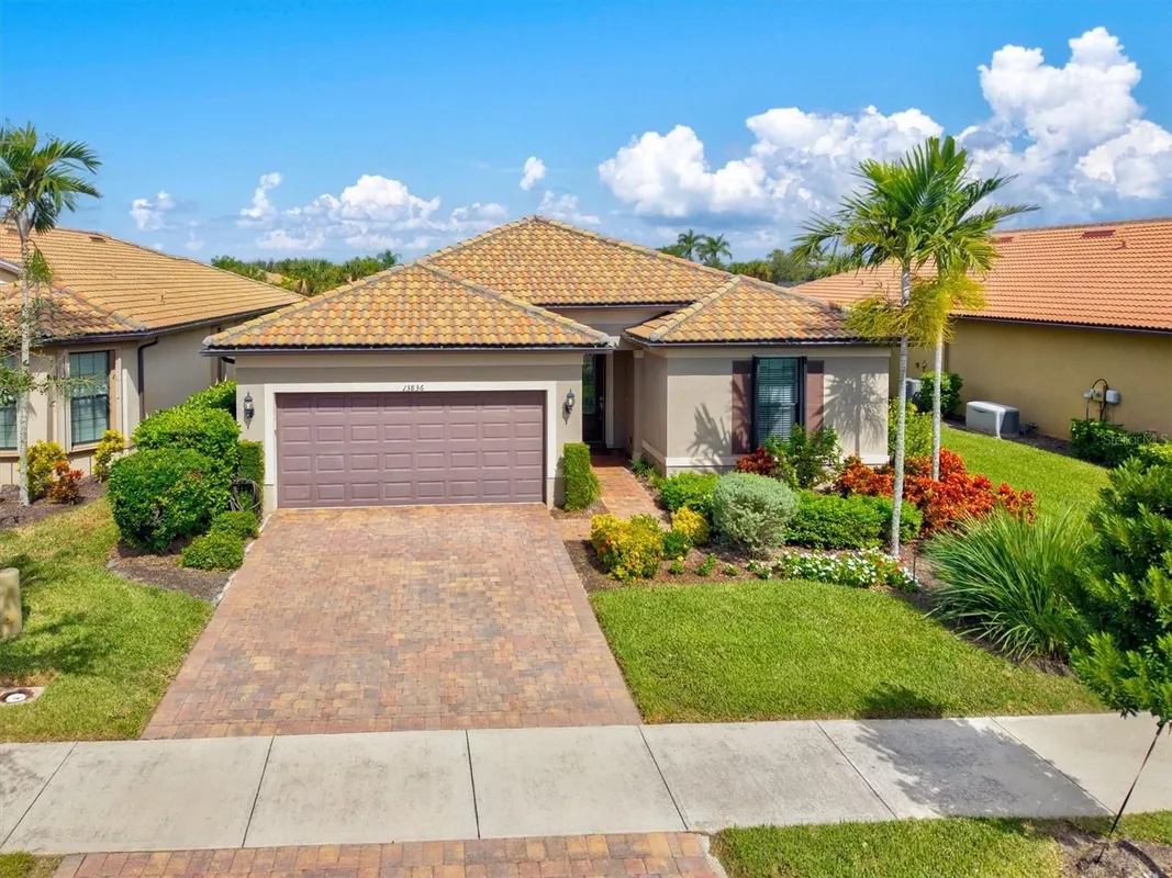 Property Slideshow image 1 of 91 | 13836 karina st, Venice, FL, 34293