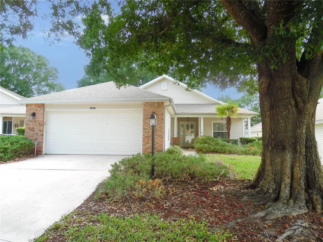 Property Slideshow image 1 of 23 | 24947 cranes roost cir, Leesburg, FL, 34748