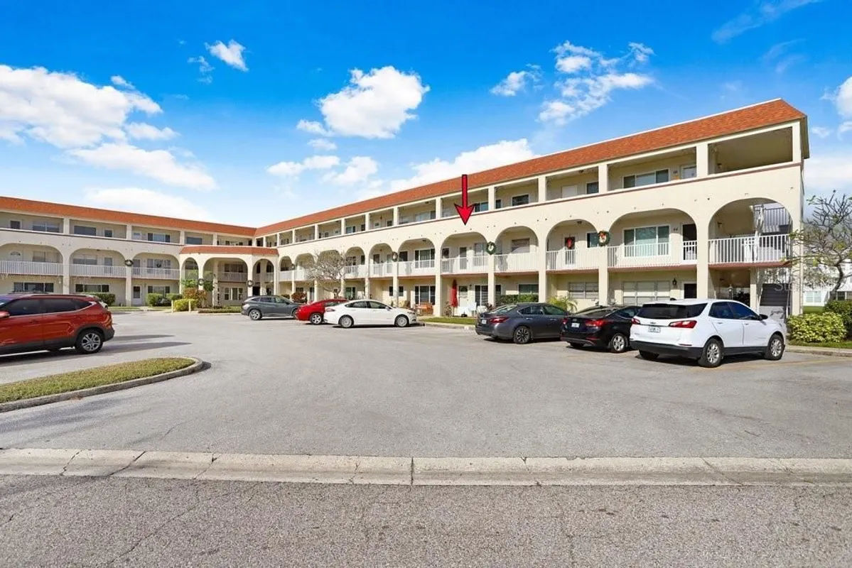 Property Slideshow image 1 of 46 | 2434 australia way 42, Clearwater, FL, 33763