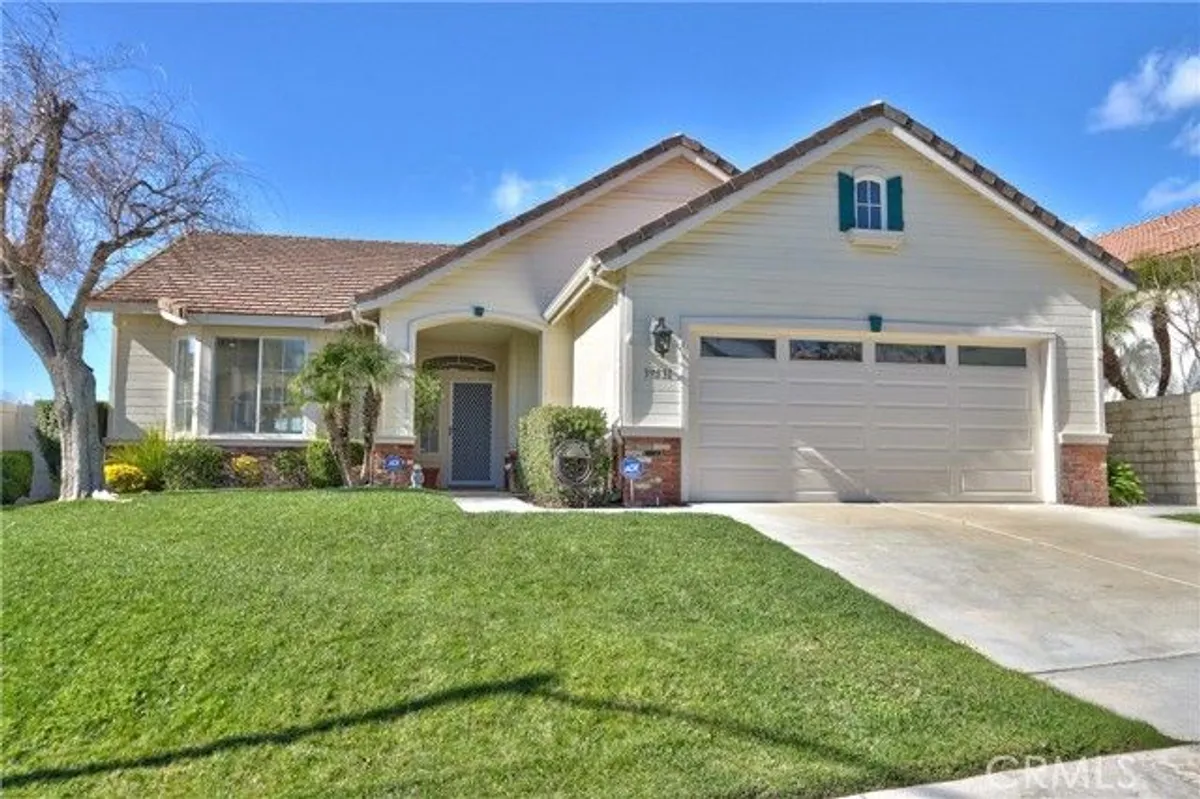 Property Slideshow image 1 of 44 | 39531 sierra madre dr, Murrieta, CA, 92563