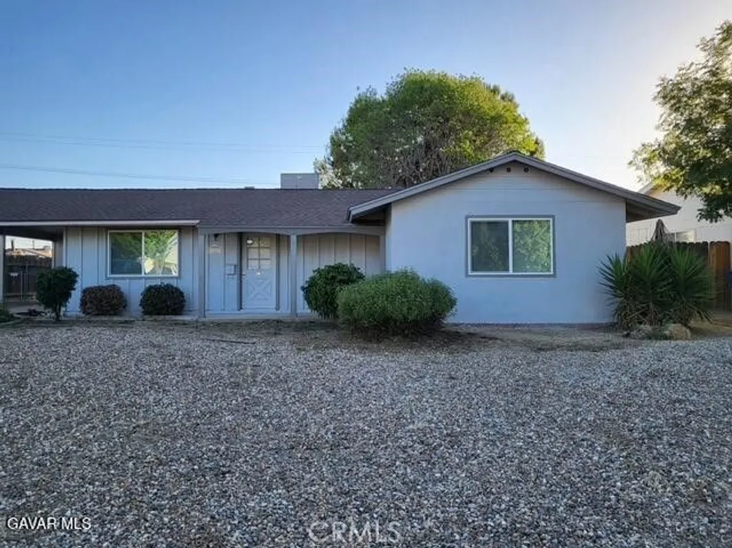 Property Slideshow image 1 of 20 | 325 oak fair way, Bakersfield, CA, 93309