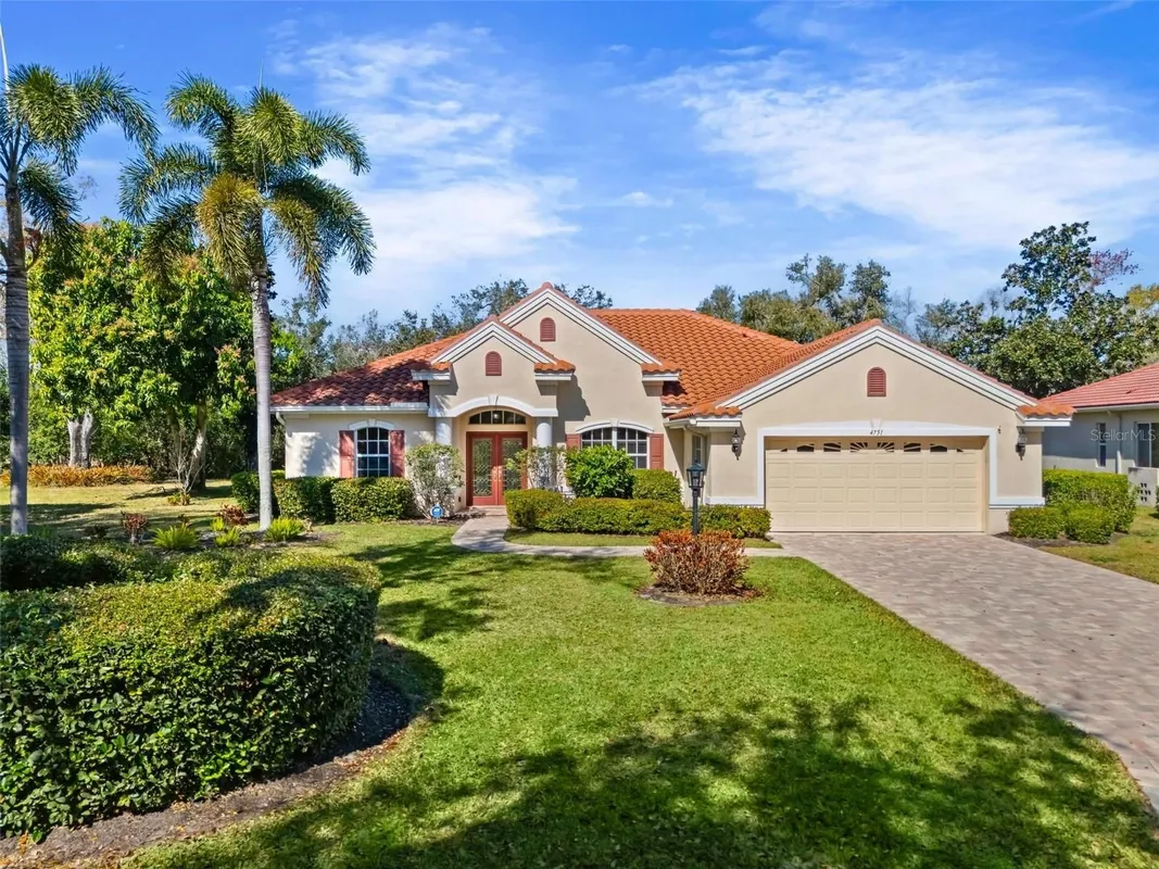 Property Slideshow image 1 of 43 | 4751 carrington cir, Sarasota, FL, 34243